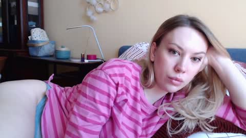 Snapshot of scarlettford chatting on 02-07-25, 11:45 Scarlett online show from 02-07-25, 11:45