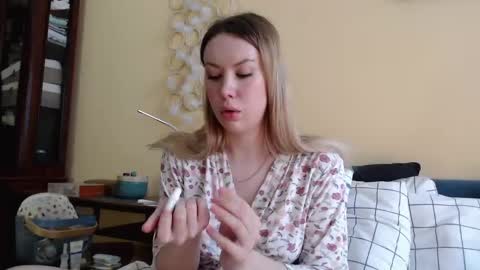 Snapshot of scarlettford chatting on 02-19-25, 11:49 Scarlett online show from 02-19-25, 11:49