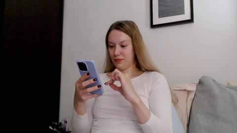 Snapshot of scarlettford chatting on 10-23-25, 04:39 Scarlett online show from 10-23-25, 04:39