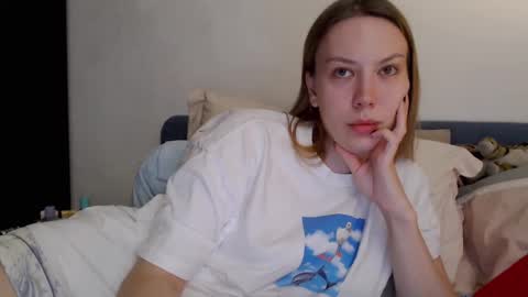 Snapshot of scarlettford chatting on 10-29-25, 03:03 Scarlett online show from 10-29-25, 03:03