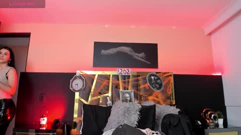 scarlettorres online show from 10-22-25, 06:51