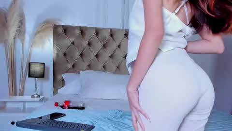 scarlett online show from 11-04-25, 01:54