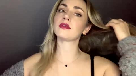 ScarlettxBlonde online show from 05-19-26, 06:31