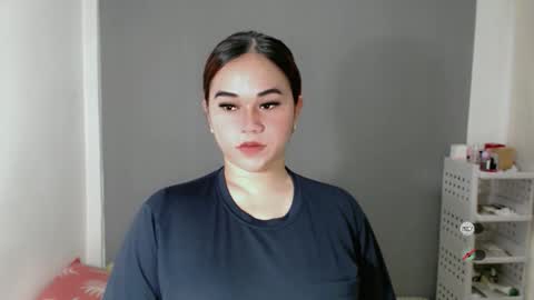 Snapshot of scarletvamp chatting on 05-14-26, 11:39 scarletvamp online show from 05-14-26, 11:39