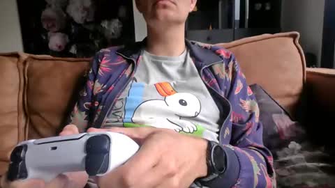 Snapshot of schaakzet chatting on 05-20-26, 07:03 Marcel online show from 05-20-26, 07:03
