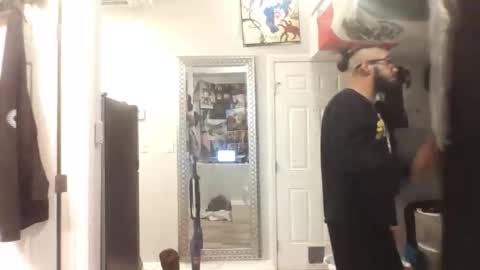 Snapshot of schemin10248 chatting on 11-10-25, 01:48 schemin10248 online show from 11-10-25, 01:48