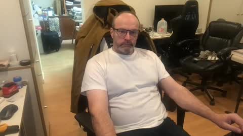 Snapshot of schief6218 chatting on 02-15-26, 12:03 schief6218 online show from 02-15-26, 12:03