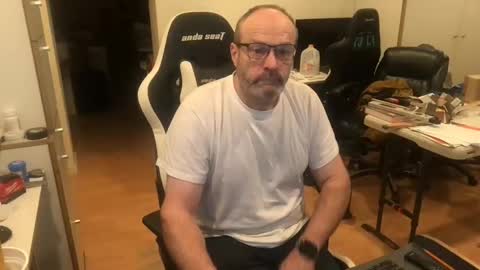 Snapshot of schief6218 chatting on 02-16-26, 07:59 schief6218 online show from 02-16-26, 07:59