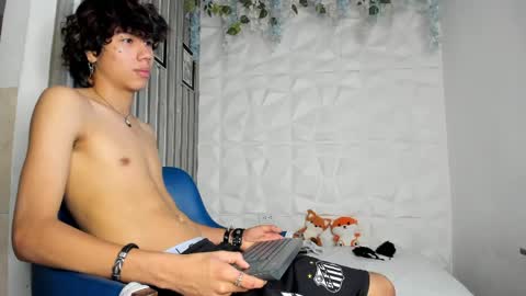 Snapshot of sckrapper chatting on 06-01-26, 11:45 sckrapper online show from 06-01-26, 11:45