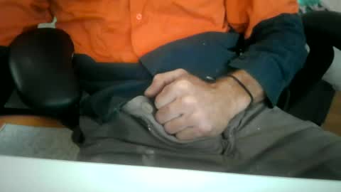 Snapshot of sclad83 chatting on 06-22-26, 04:53 sclad83 online show from 06-22-26, 04:53