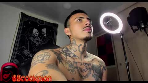 Snapshot of scockpion_ chatting on 03-11-25, 07:15 Alejandro help me to reach 200 thumps up online show from 03-11-25, 07:15