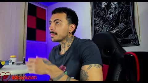 Snapshot of scockpion_ chatting on 10-20-25, 03:51 Alejandro help me to reach 200 thumps up online show from 10-20-25, 03:51