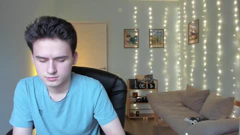 Snapshot of scooby_r chatting on 12-29-24, 02:21 Thomas brunette and Alex blond online show from 12-29-24, 02:21