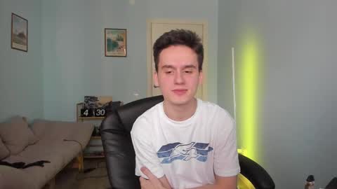 Snapshot of scooby_r chatting on 03-02-25, 10:14 Thomas brunette and Alex blond online show from 03-02-25, 10:14