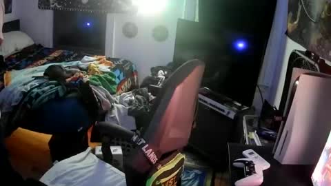 Snapshot of scoobysnaxxxxx chatting on 11-02-25, 11:01 scoobysnaxxxxx online show from 11-02-25, 11:01