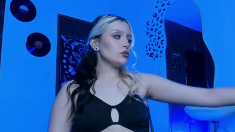 Snapshot of scorpiogoddesss chatting on 06-17-26, 11:16 Goddess online show from 06-17-26, 11:16