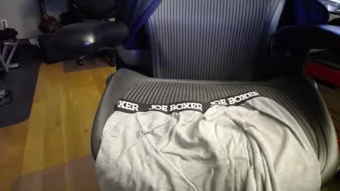 Snapshot of scotchmints chatting on 11-27-25, 01:46 . online show from 11-27-25, 01:46