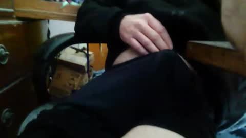 Snapshot of scott01092463171 chatting on 12-15-25, 07:29 Goth witch69 online show from 12-15-25, 07:29