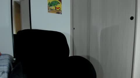 Snapshot of scott__miller chatting on 10-21-25, 06:03 scott__miller online show from 10-21-25, 06:03