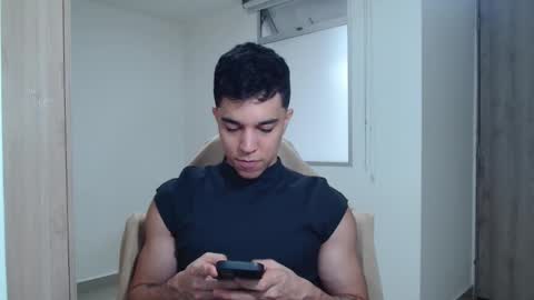 Twitter Scott brasher1 Instagram Camiloestuardo2 online show from 01-15-25, 08:58