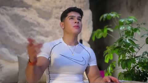 Andrew Flintt online show from 04-12-26, 01:32