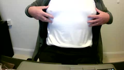 Snapshot of scotti30 chatting on 12-22-24, 09:00 Scott online show from 12-22-24, 09:00