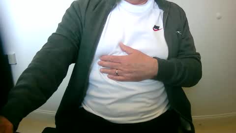 Snapshot of scotti30 chatting on 05-20-26, 07:47 Scott online show from 05-20-26, 07:47