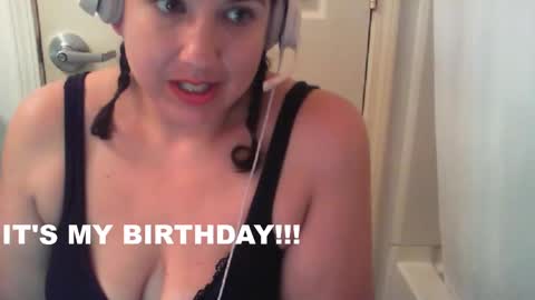 Snapshot of scumbagsmith chatting on 09-13-25, 10:48 Danni online show from 09-13-25, 10:48