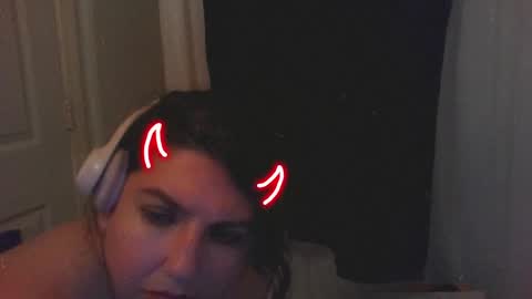Snapshot of scumbagsmith chatting on 10-13-25, 06:52 Danni online show from 10-13-25, 06:52