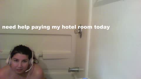 Snapshot of scumbagsmith chatting on 10-21-25, 09:10 Danni online show from 10-21-25, 09:10