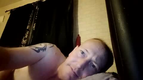 Snapshot of sd83 chatting on 07-20-26, 09:17 sd83 online show from 07-20-26, 09:17