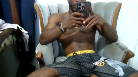 Snapshot of sdawg2xx chatting on 06-17-26, 12:35 sdawg2xx online show from 06-17-26, 12:35