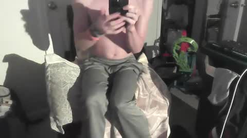 Snapshot of sdseventy chatting on 02-22-25, 07:01 ObvHype online show from 02-22-25, 07:01