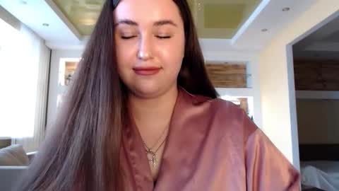 Snapshot of sea_cocktail chatting on 12-15-24, 09:45 Elizabeth  online show from 12-15-24, 09:45