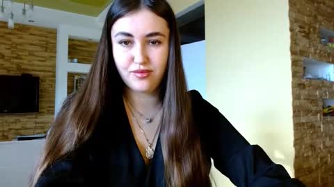 Snapshot of sea_cocktail chatting on 10-16-25, 06:47 Elizabeth  online show from 10-16-25, 06:47