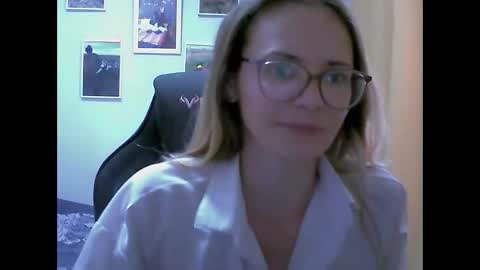 Snapshot of sea_dream chatting on 09-26-25, 09:35 SEA Dream online show from 09-26-25, 09:35