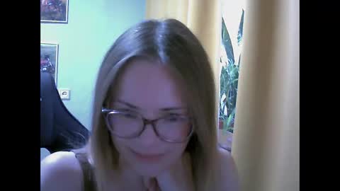 Snapshot of sea_dream chatting on 09-30-25, 04:17 SEA Dream online show from 09-30-25, 04:17