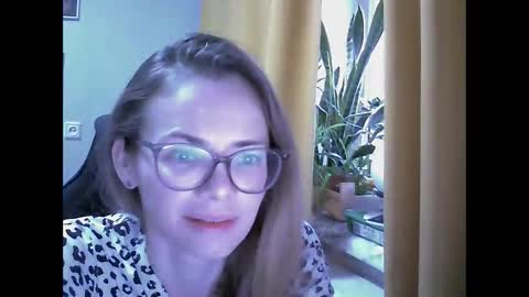 Snapshot of sea_dream chatting on 10-14-25, 03:40 SEA Dream online show from 10-14-25, 03:40