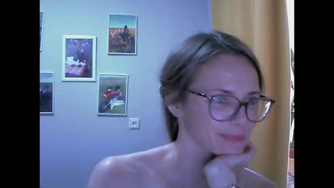 Snapshot of sea_dream chatting on 10-22-25, 08:14 SEA Dream online show from 10-22-25, 08:14