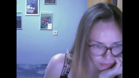 Snapshot of sea_dream chatting on 10-27-25, 02:59 SEA Dream online show from 10-27-25, 02:59