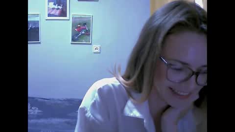 Snapshot of sea_dream chatting on 11-11-25, 05:51 SEA Dream online show from 11-11-25, 05:51