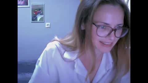 Snapshot of sea_dream chatting on 11-13-25, 07:18 SEA Dream online show from 11-13-25, 07:18