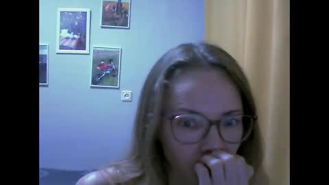 Snapshot of sea_dream chatting on 11-27-25, 05:31 SEA Dream online show from 11-27-25, 05:31