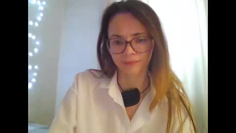 Snapshot of sea_dream chatting on 12-14-25, 05:02 SEA Dream online show from 12-14-25, 05:02