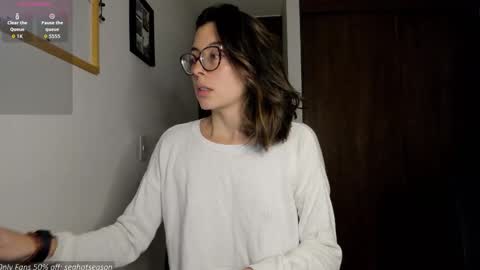 Snapshot of seahotseason chatting on 12-18-25, 12:17 Aria Independent model online show from 12-18-25, 12:17