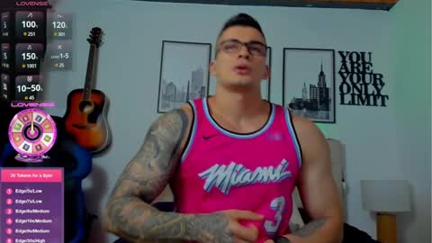 Snapshot of sean_carrera69 chatting on 12-13-24, 08:15 Sean Carrera online show from 12-13-24, 08:15