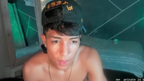 Snapshot of sean_scoth2 chatting on 12-14-24, 01:39 Sean Scoth online show from 12-14-24, 01:39