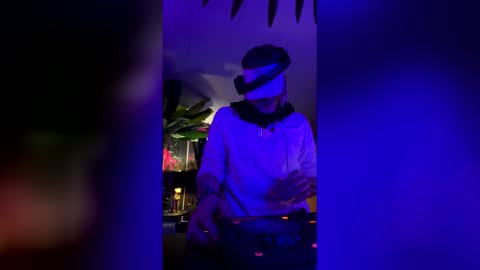 Snapshot of seanplushouse chatting on 02-28-26, 07:42 seanplushouse online show from 02-28-26, 07:42