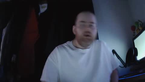 Snapshot of seanv24 chatting on 02-04-25, 04:37 seanv26 online show from 02-04-25, 04:37