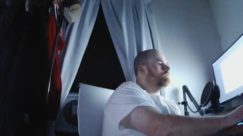 Snapshot of seanv24 chatting on 09-30-25, 02:05 seanv26 online show from 09-30-25, 02:05